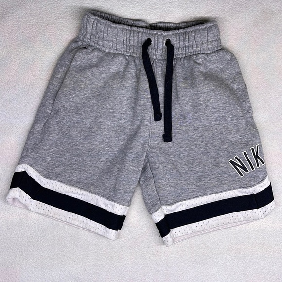 Nike Air Sweat Shorts boys size XS - Picture 1 of 5